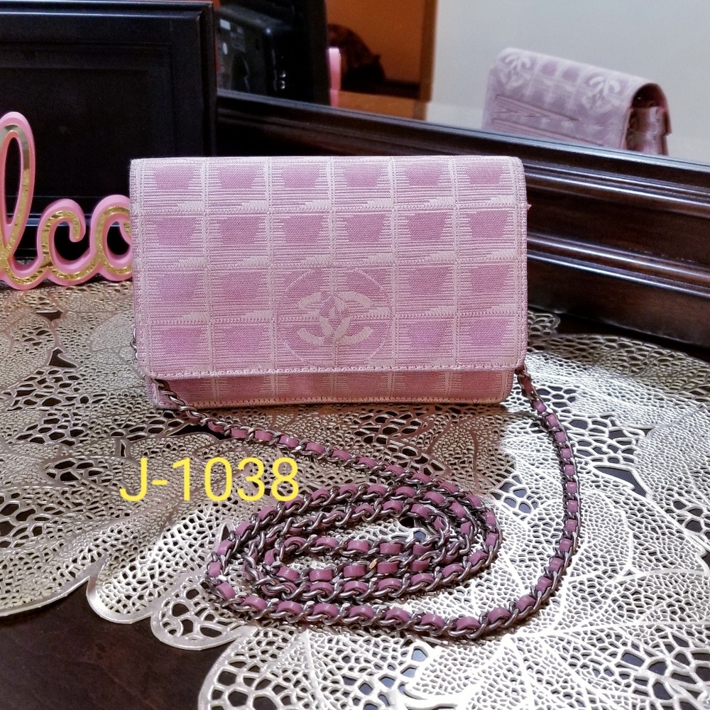 💗SOLD💗Auth Chanel Travel Line Chain Wallet - Picture 1 of 8